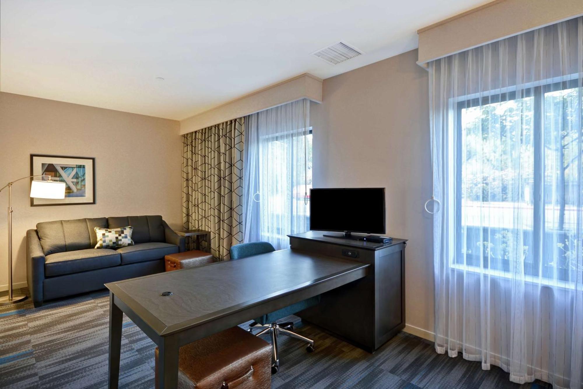 Hampton Inn & Suites Los Angeles Burbank Airport Extérieur photo