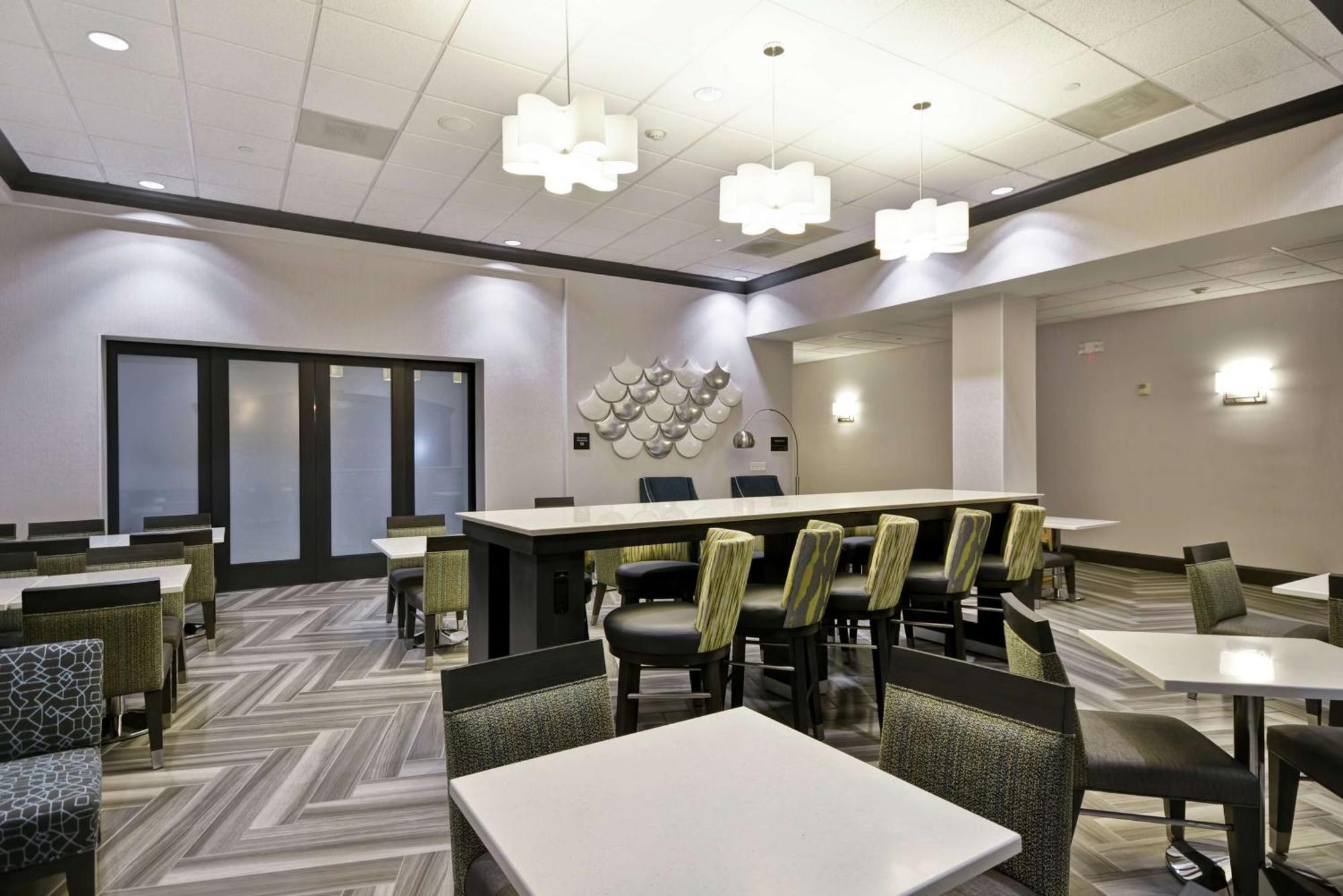 Hampton Inn & Suites Los Angeles Burbank Airport Extérieur photo