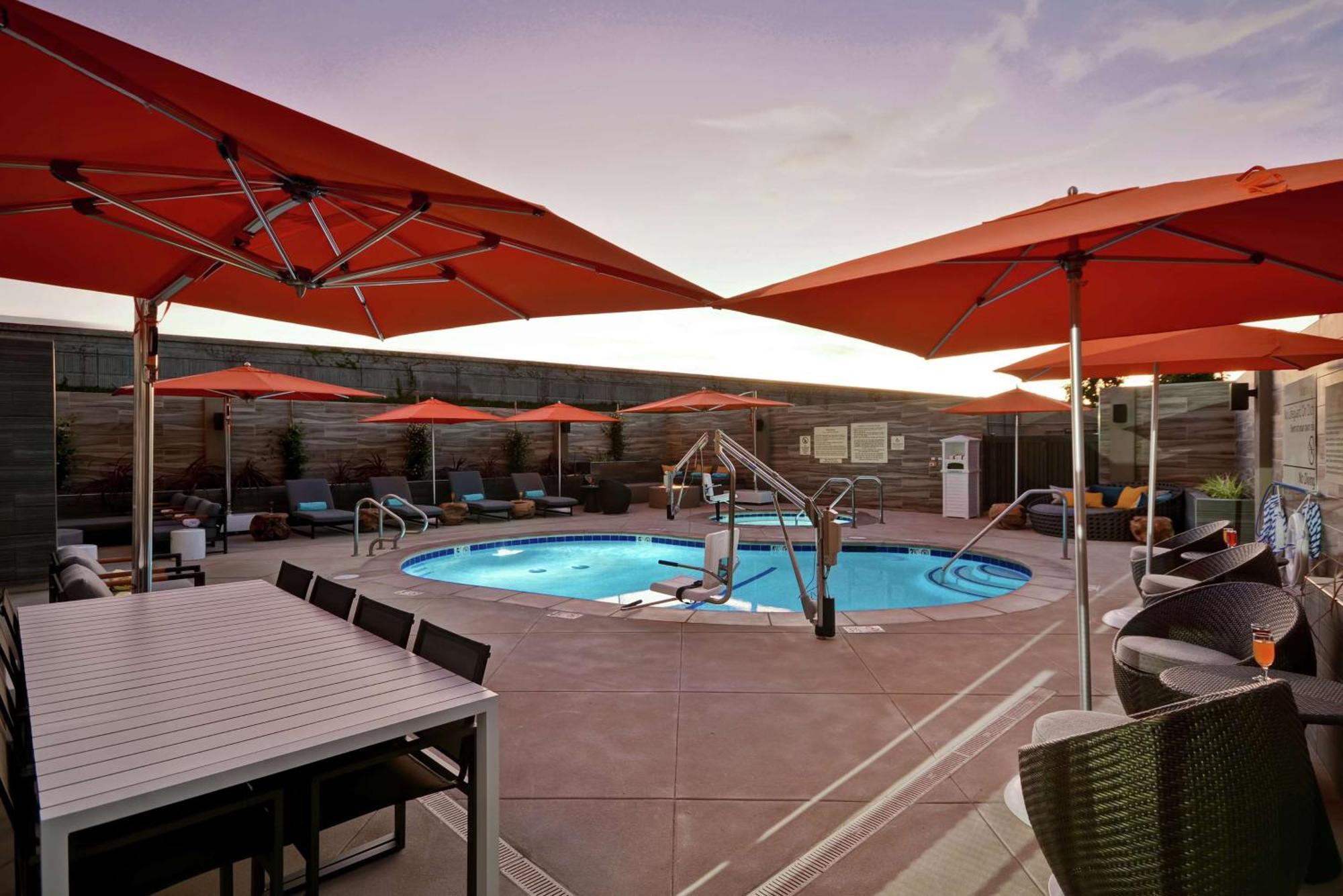 Hampton Inn & Suites Los Angeles Burbank Airport Extérieur photo