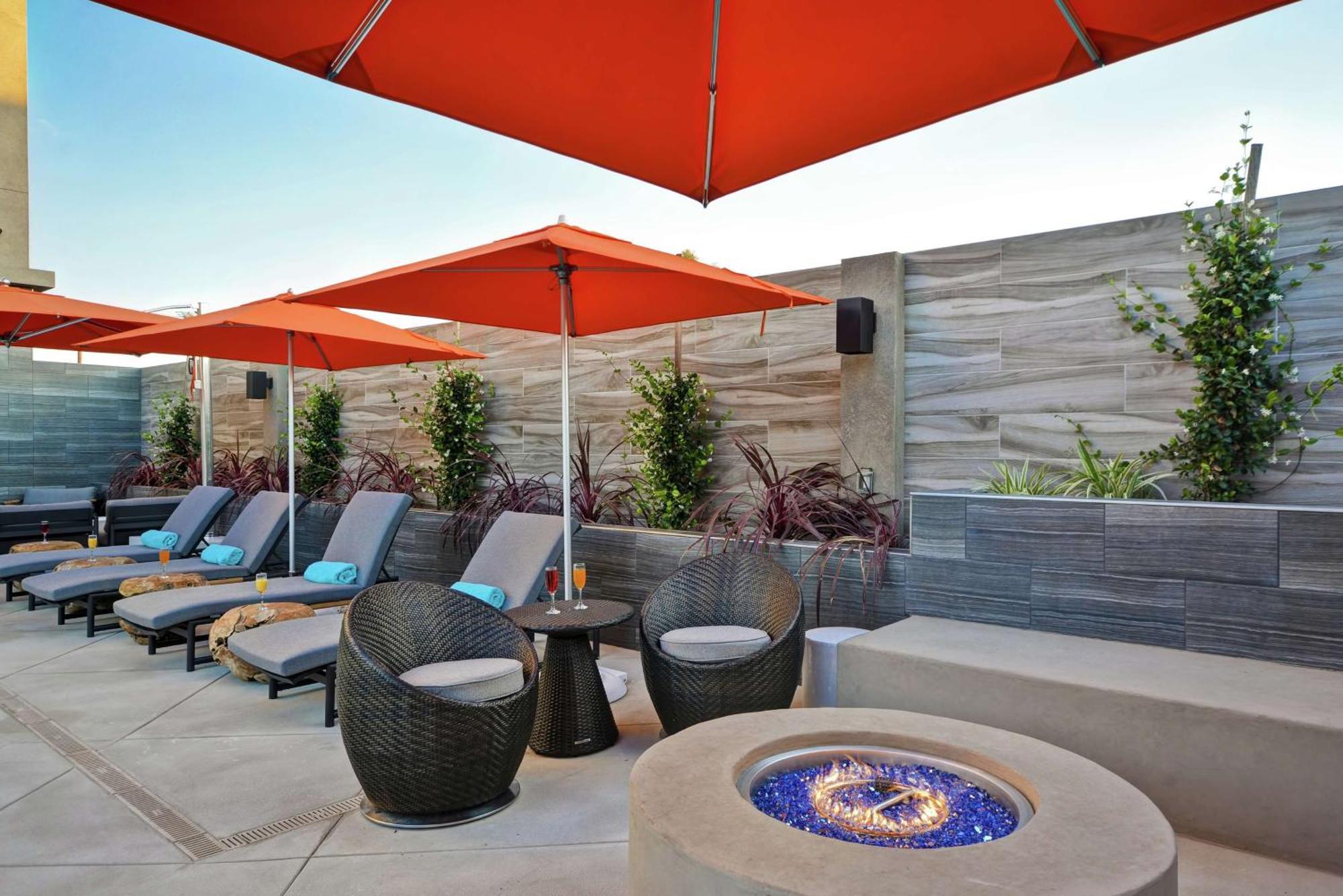 Hampton Inn & Suites Los Angeles Burbank Airport Extérieur photo