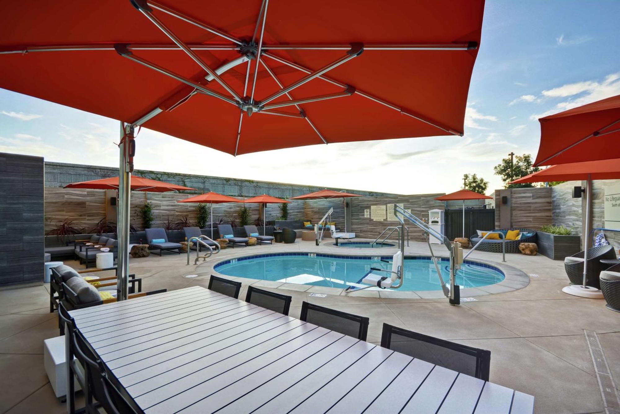 Hampton Inn & Suites Los Angeles Burbank Airport Extérieur photo