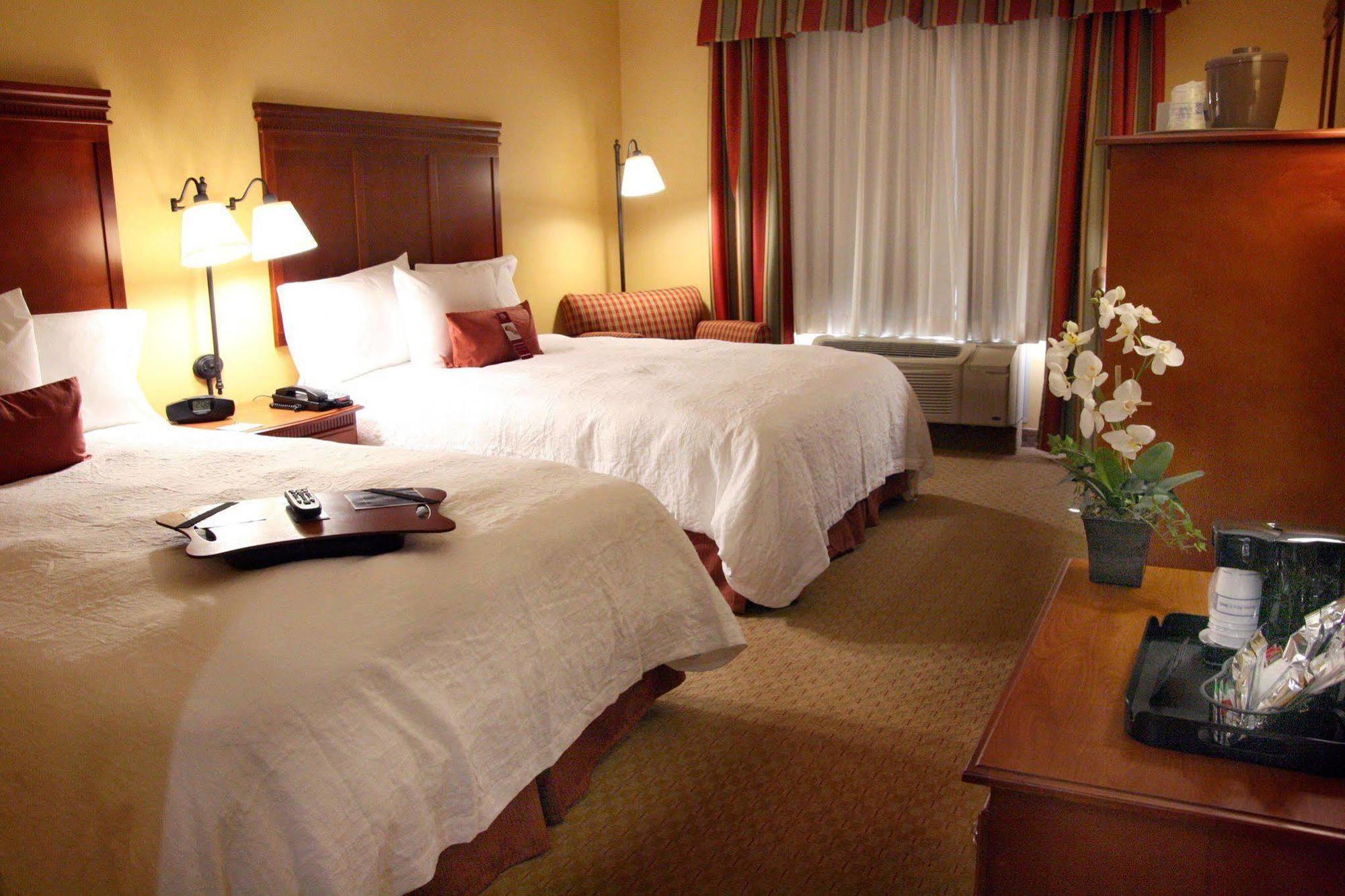 Hampton Inn & Suites Los Angeles Burbank Airport Extérieur photo